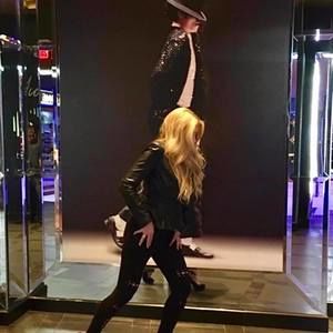 Meet your Posher, Caroline